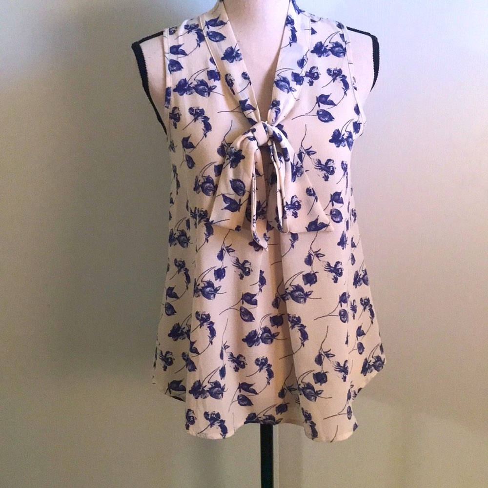 Siren Lily sleeveless blouse